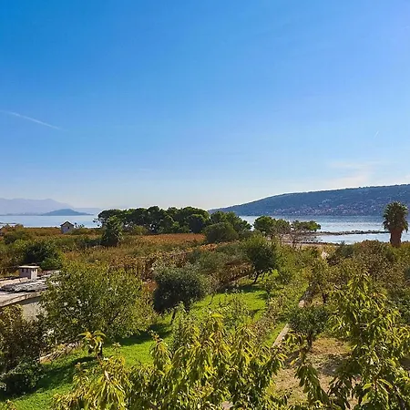Apartment 2 Bedroom In Trogir