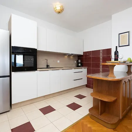 2 Bedroom In Apartment Trogir